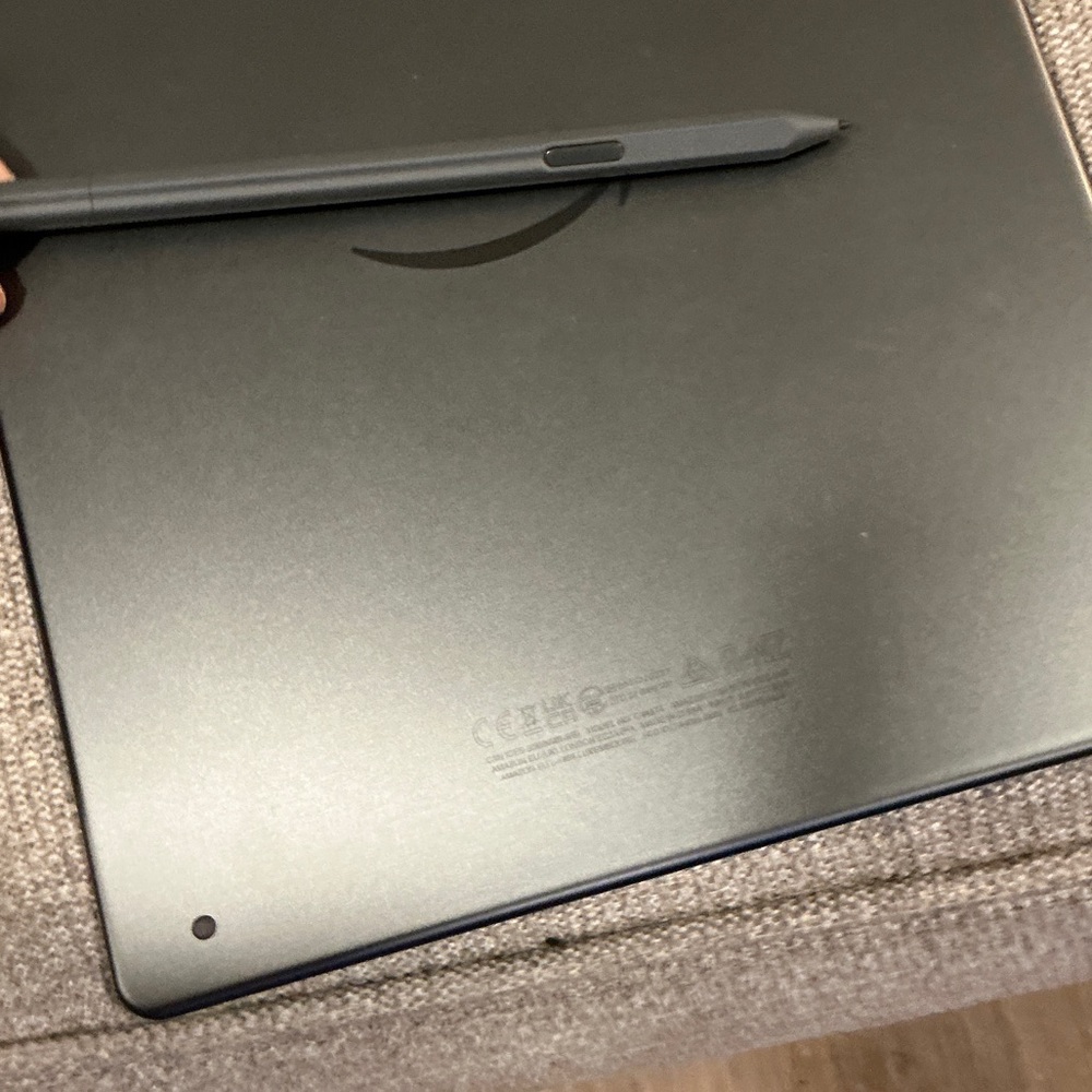 Amazon Kindle Scribe (2024 purchased )Black with Black Stylus - Picture 2 of 7